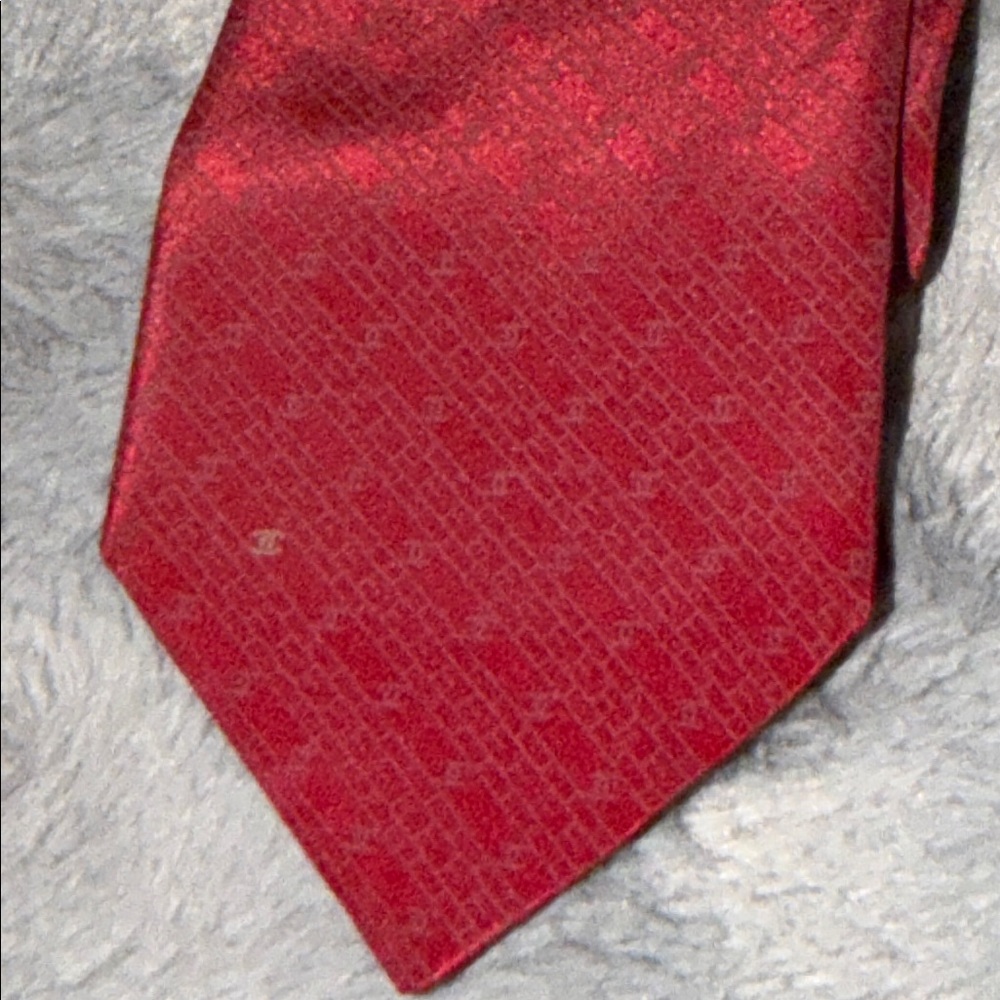 CHANEL Classic Red Tie - Picture 6 of 7